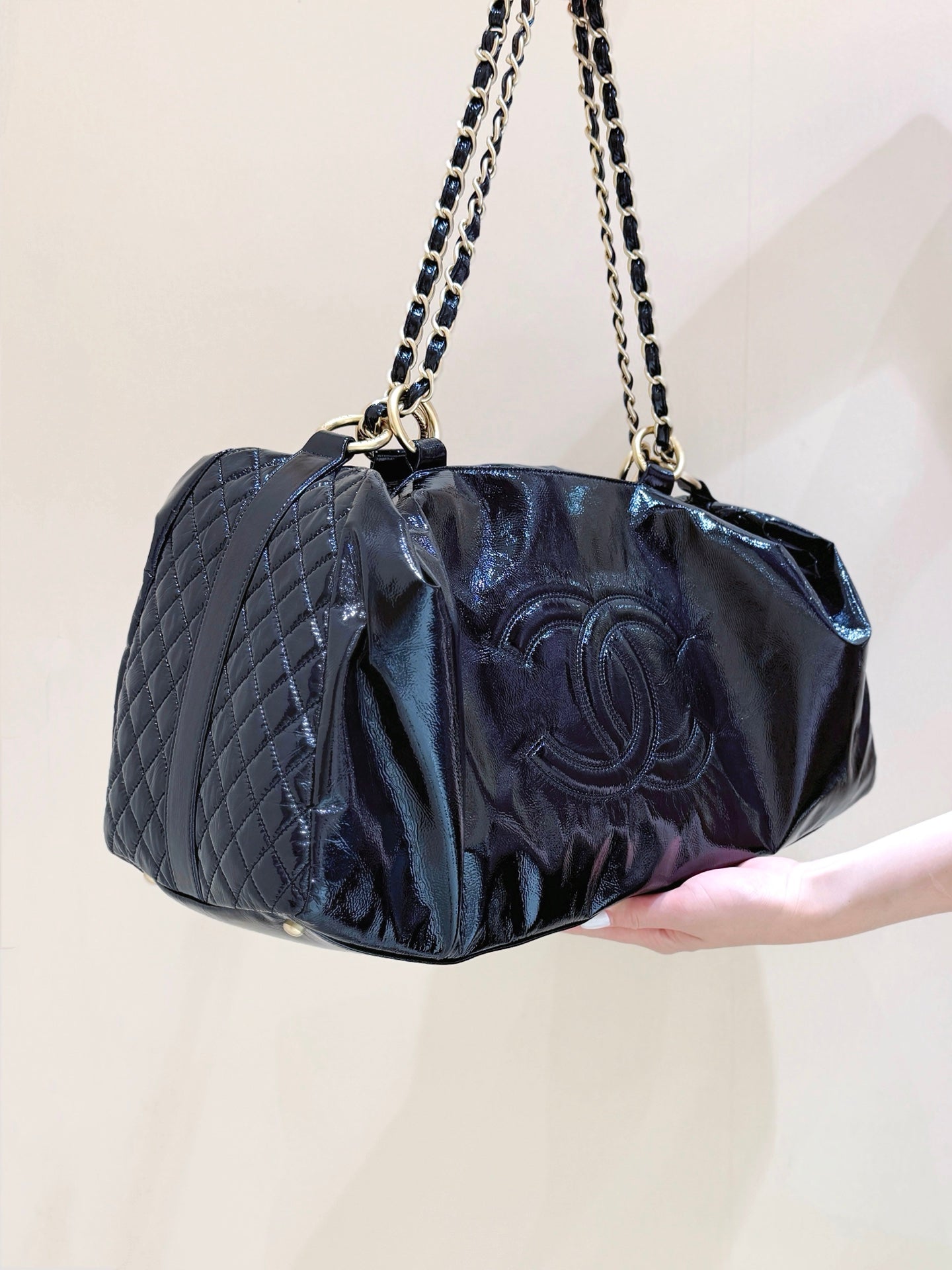 Chanel 2026 CC Chain Hobo Bag 47cm Black Patent Leather 353039