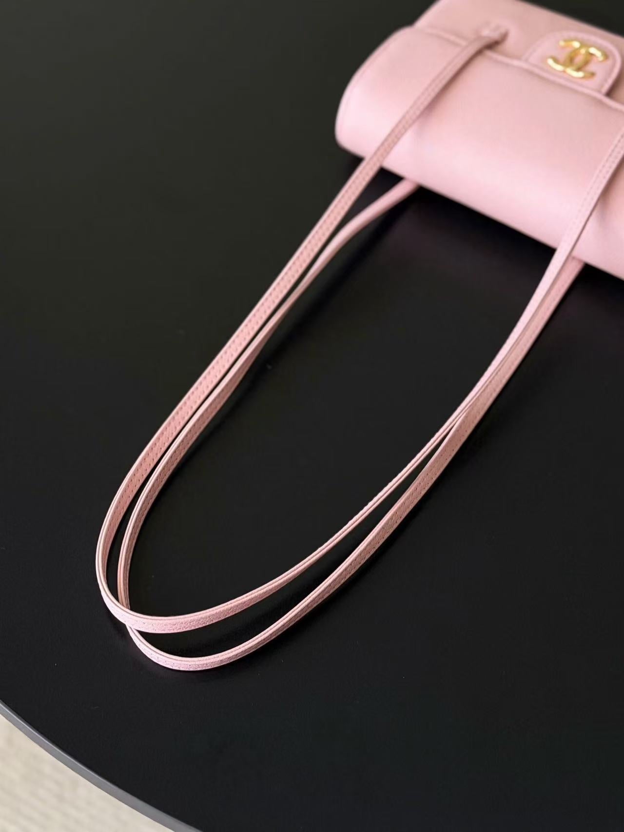 Chanel 26 Shoulder Bag 17cm Pink Caviar Leather