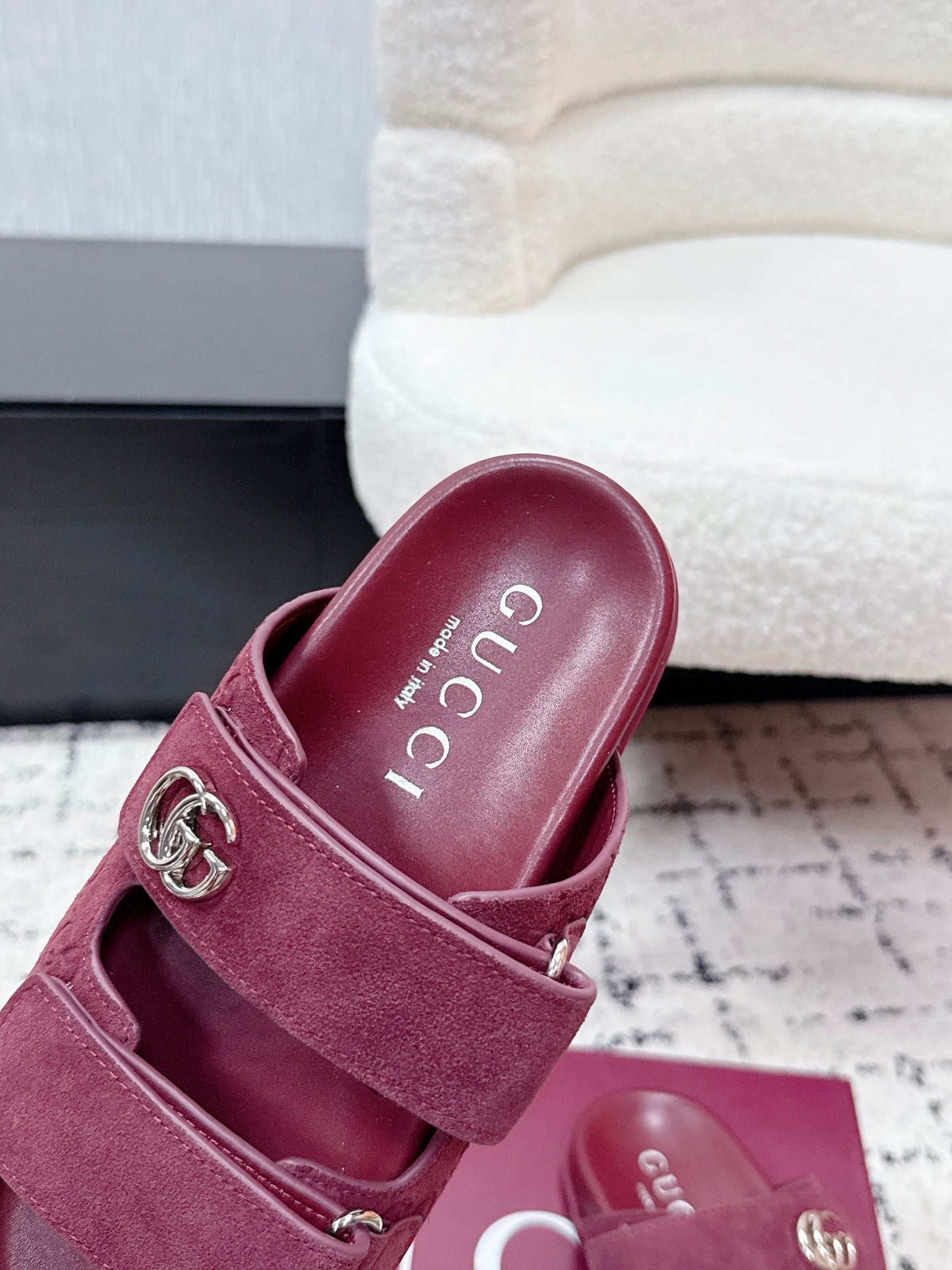 GG 26SS Sandals Burgundy Suede Sheepskin 641459