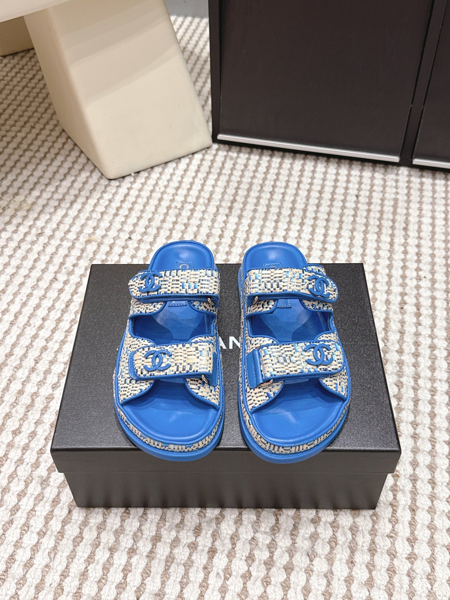 CC 26s Sandals Blue Beige Leather Raffia 632398