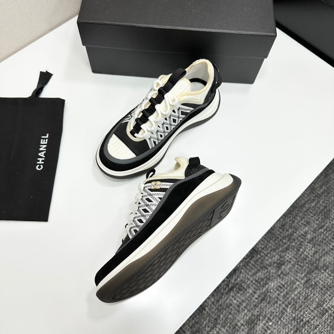 CC 26s Casual Sneakers White Black Fabric Cowhide 626376