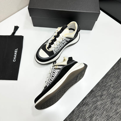 CC 26s Casual Sneakers White Black Fabric Cowhide 626376