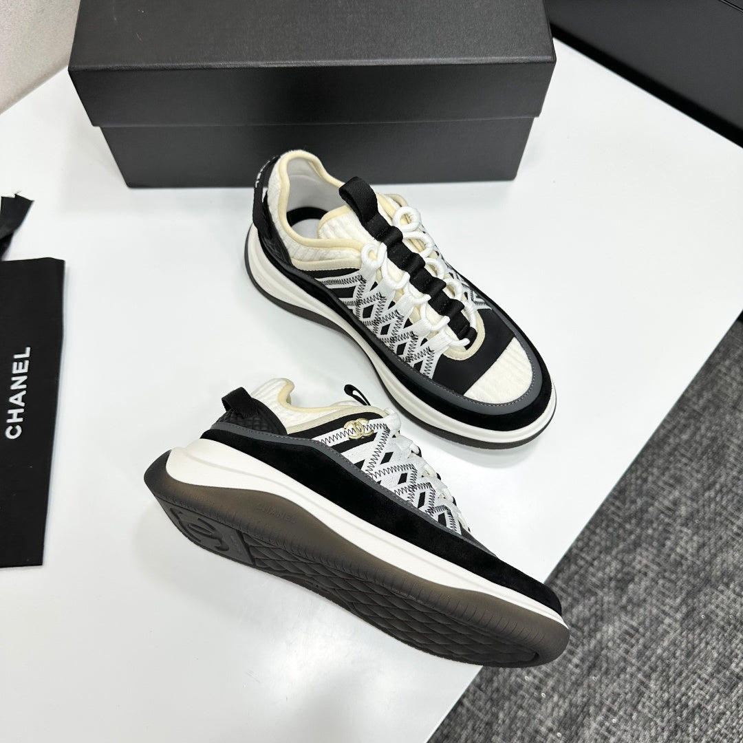 CC 26s Casual Sneakers White Black Fabric Cowhide 626376