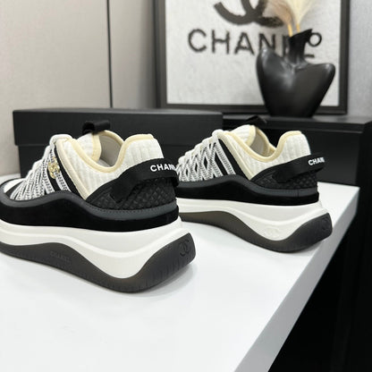 CC 26s Casual Sneakers White Black Fabric Cowhide 626376