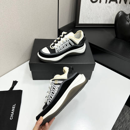 CC 26s Casual Sneakers White Black Fabric Cowhide 626376