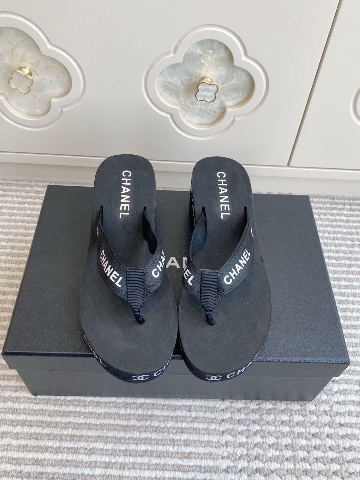 CC 26s Thong Sandals 65 Black Rubber Leather 647674
