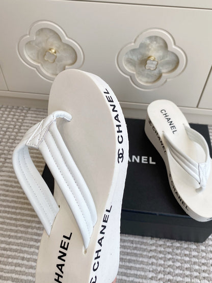 CC 26s Thong Sandals 65 White Rubber Leather 647675