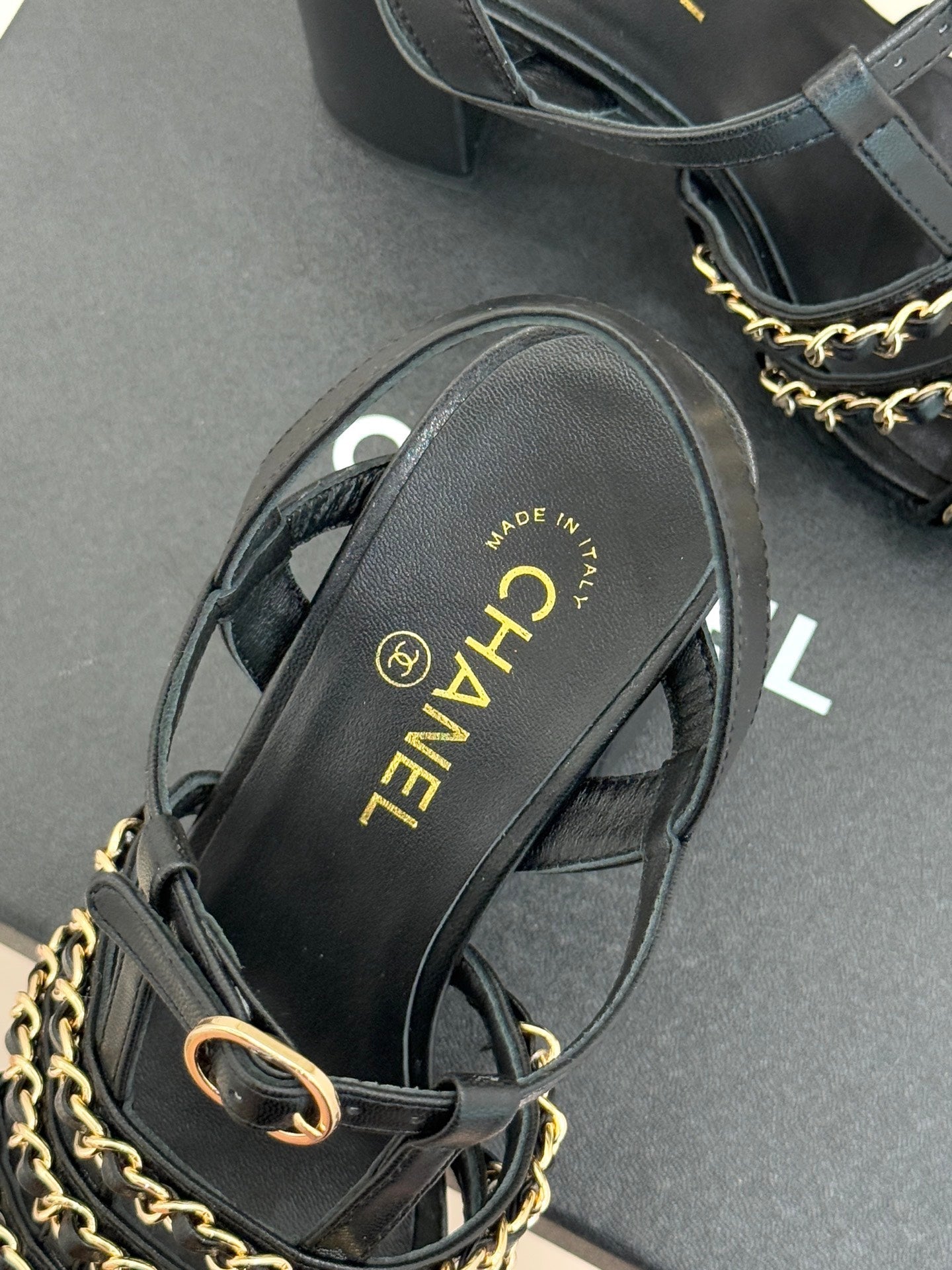 CC 26 Slingback Black Glossy Sheepskin & Calfskin 609980