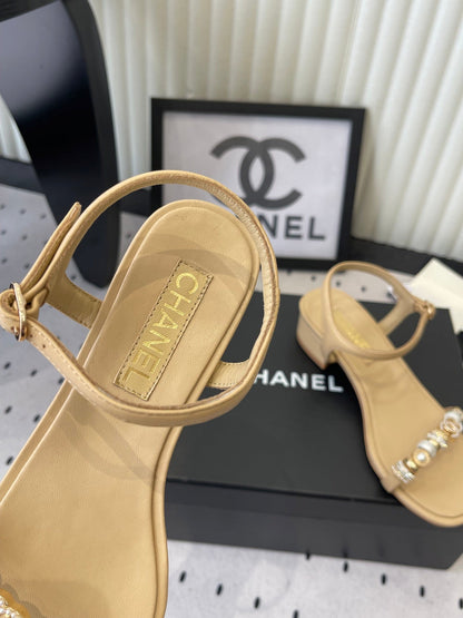 CC 26s Sandals 35 Beige Sheepskin Pearls 650099