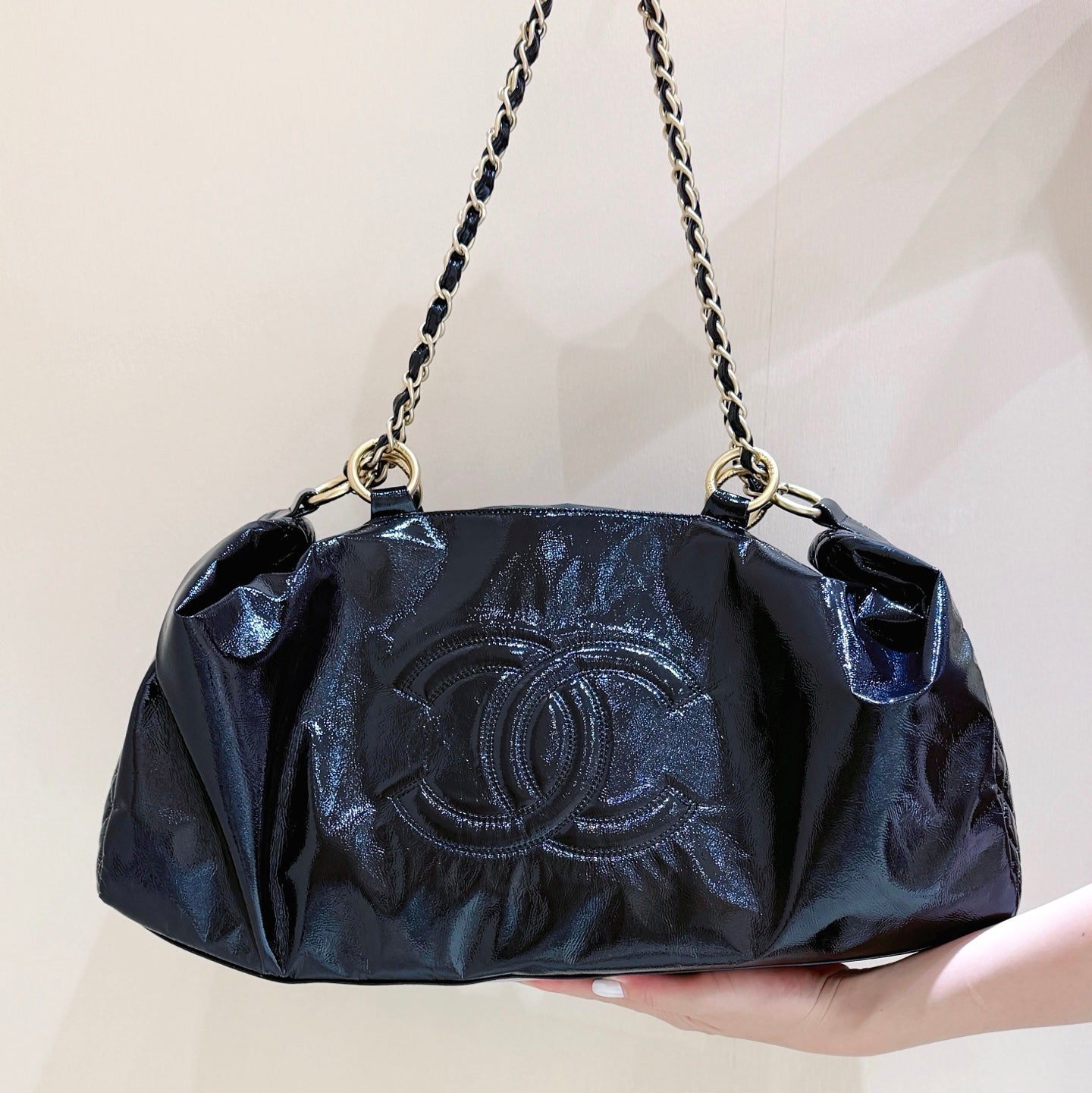 Chanel 2026 CC Chain Hobo Bag 47cm Black Patent Leather 353039
