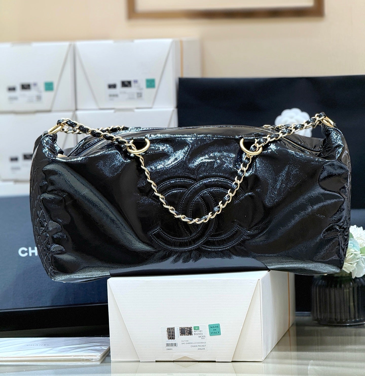 Chanel 2026 CC Chain Hobo Bag 47cm Black Patent Leather 353039
