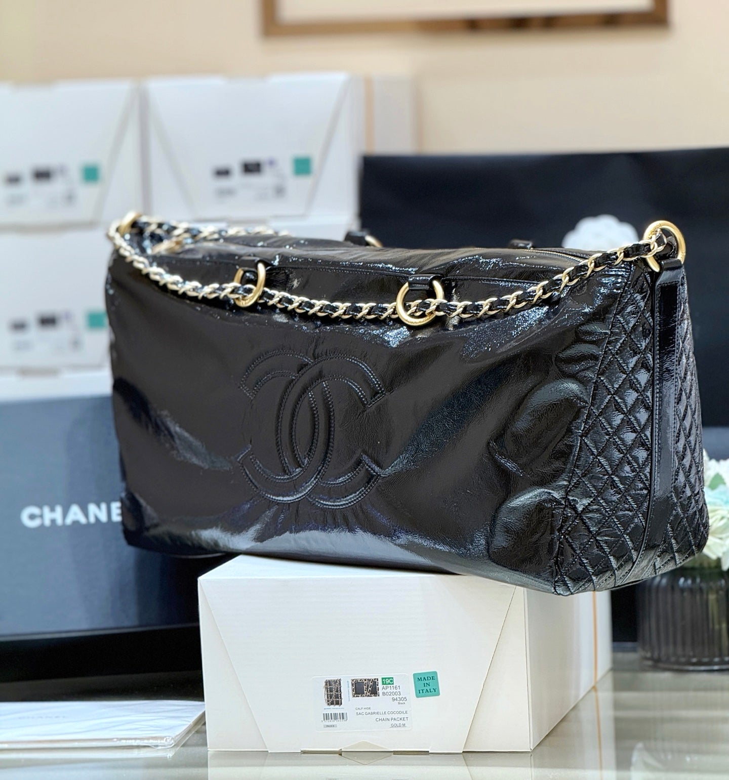Chanel 2026 CC Chain Hobo Bag 47cm Black Patent Leather 353039