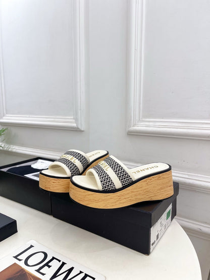 Chanel 2026 Woven Platform Slippers Sheepskin 831534